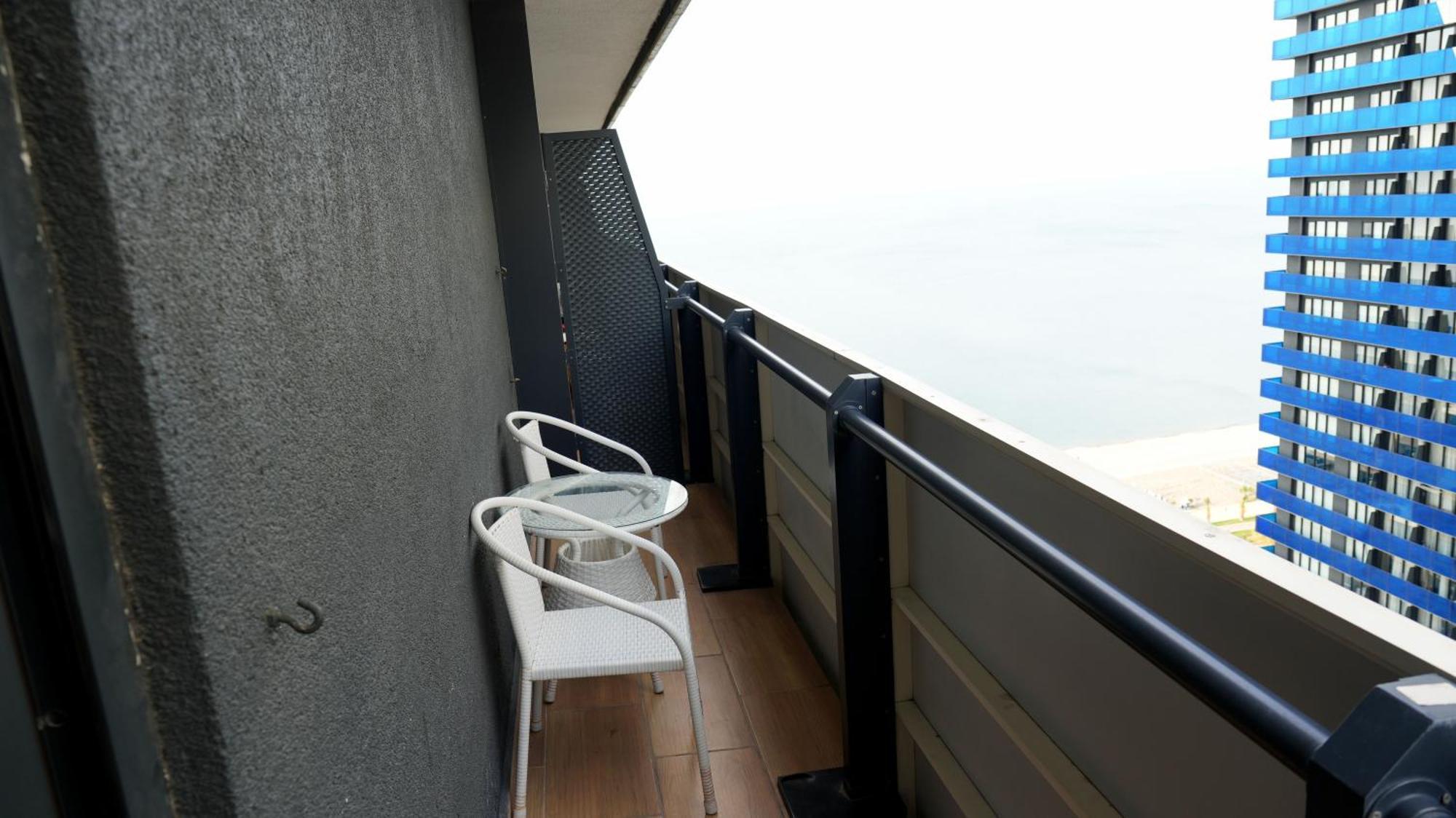 Lux Apart Hotel 555 Batumi Exterior foto